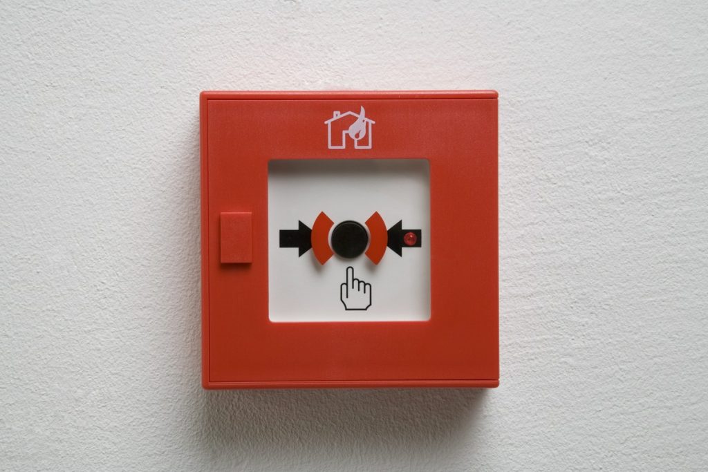 Jakie zabezpieczenia przeciwpożarowe stosuje się w transformatorach?